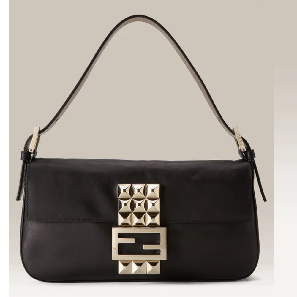 ISO Fendi Borsa Studded Baguette